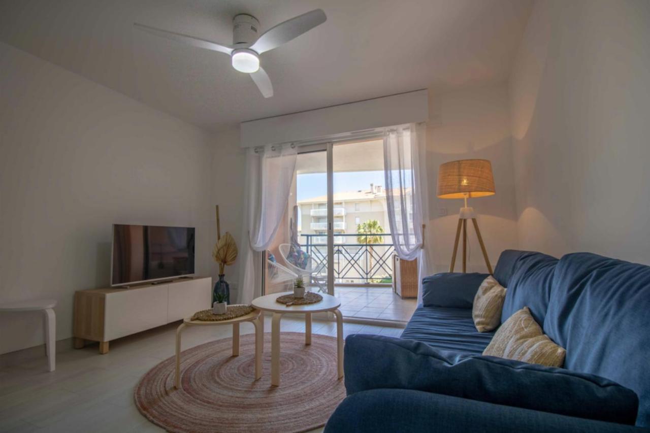 Bright Apt Of 32 M Renovated Near Town Fréjus Buitenkant foto