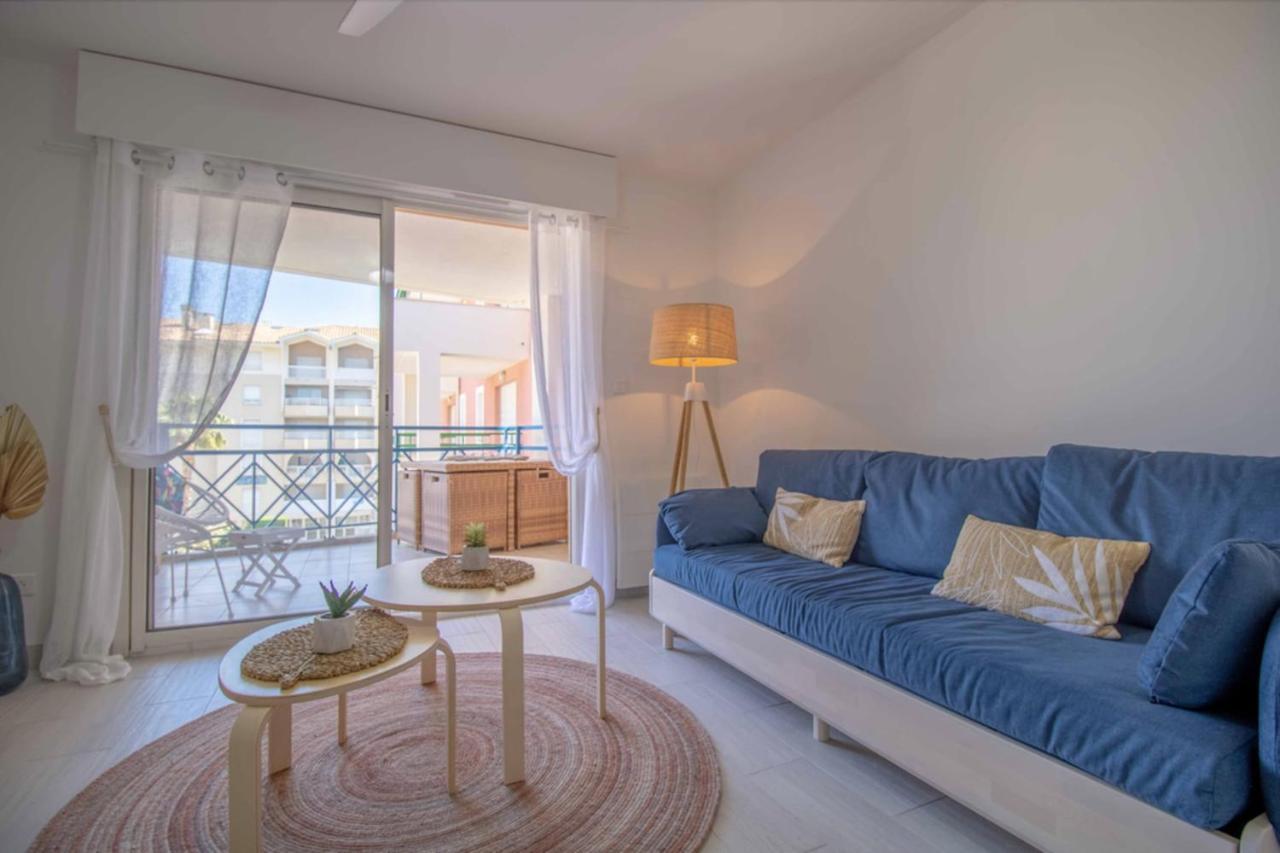 Bright Apt Of 32 M Renovated Near Town Fréjus Buitenkant foto