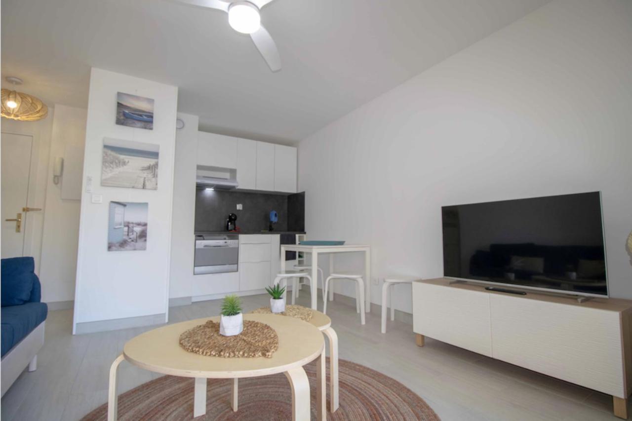 Bright Apt Of 32 M Renovated Near Town Fréjus Buitenkant foto