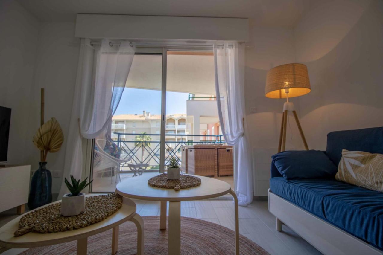 Bright Apt Of 32 M Renovated Near Town Fréjus Buitenkant foto