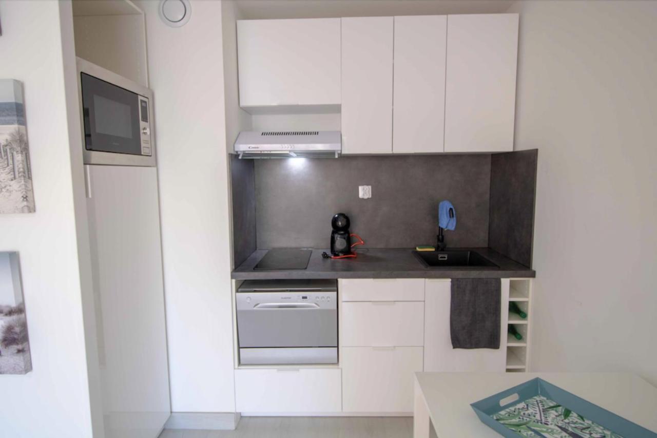 Bright Apt Of 32 M Renovated Near Town Fréjus Buitenkant foto